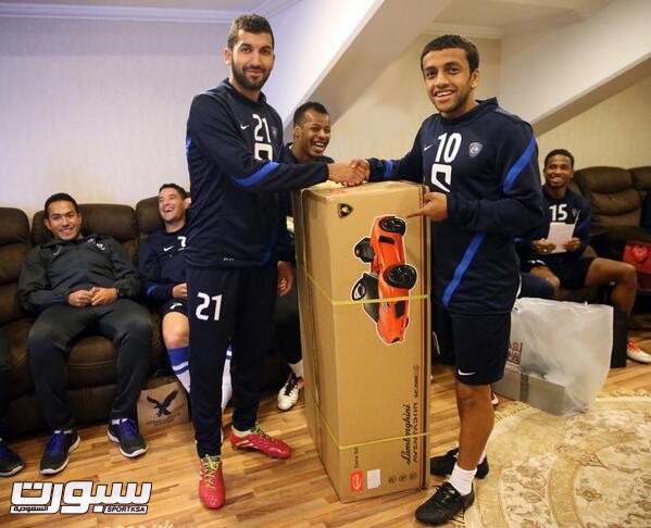 العربية توقيت “هدايا” لاعبي الهلال