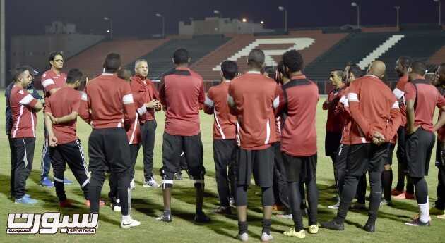 الرياض يعاود تدريباته بعد التعادل