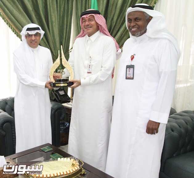 جامعتا جدة والدمام إلى نهائي