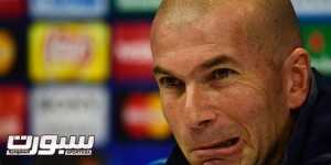 Real Madrid's French coach Zinedine Zidane sits during a press conference on March 7, 2016 at Real Madrid Sport City in Madrid on the eve of their UEFA Champions League football match Real Madrid CF vs AS Roma / AFP / JAVIER SORIANO