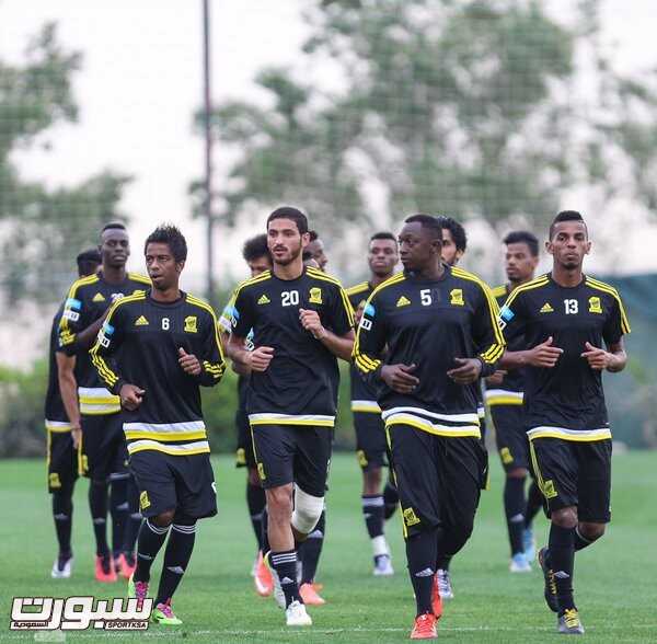 بالصور الاتحاد يتدرب على فترتين