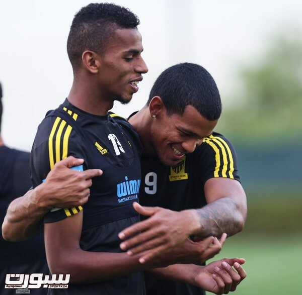 بالصور الاتحاد يتدرب على فترتين
