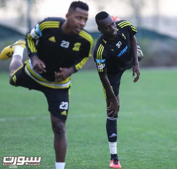 بالصور الاتحاد يتدرب على فترتين