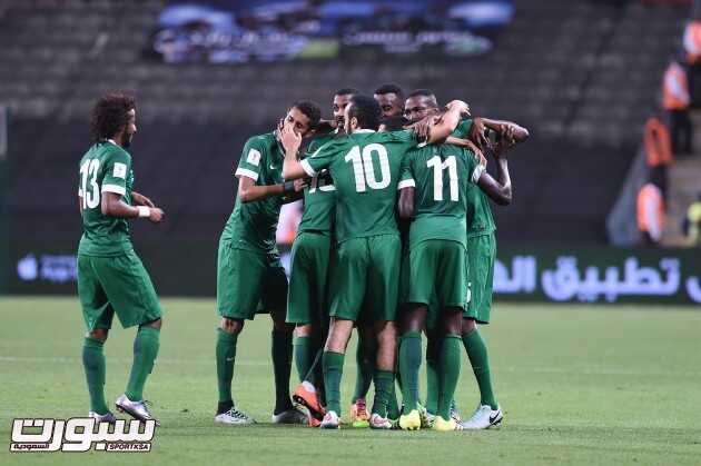صور من لقاء المنتخبين السعودي
