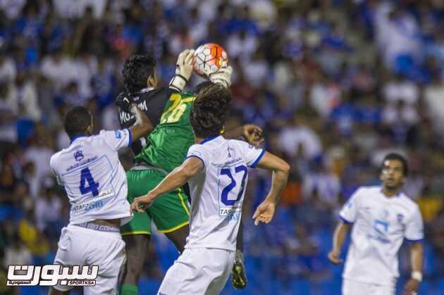 صور من لقاء الخليج الهلال
