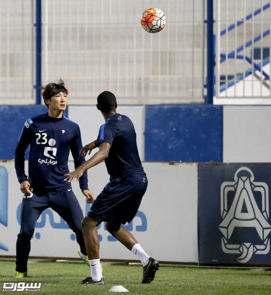 بالصور الهلال يختتم تحضيراته للقاء