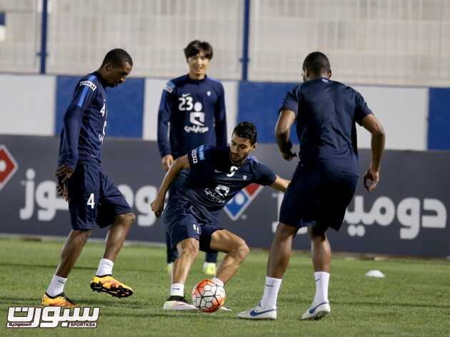 بالصور الهلال يختتم تحضيراته للقاء