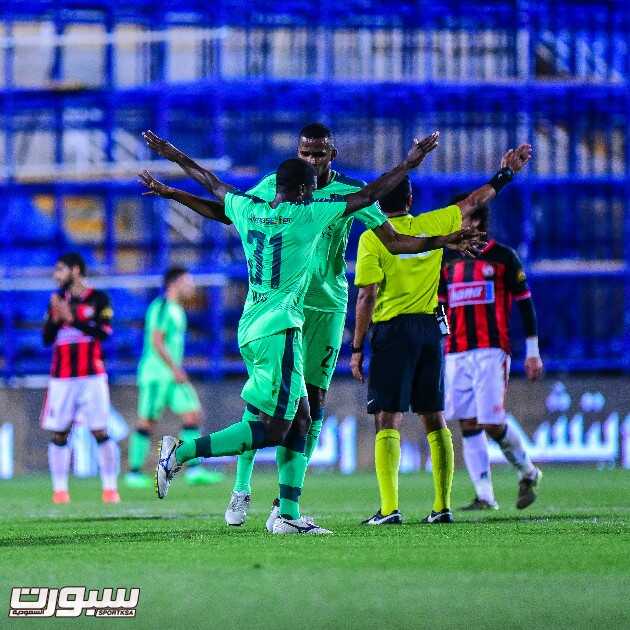 صور من لقاء الرائد الأهلي