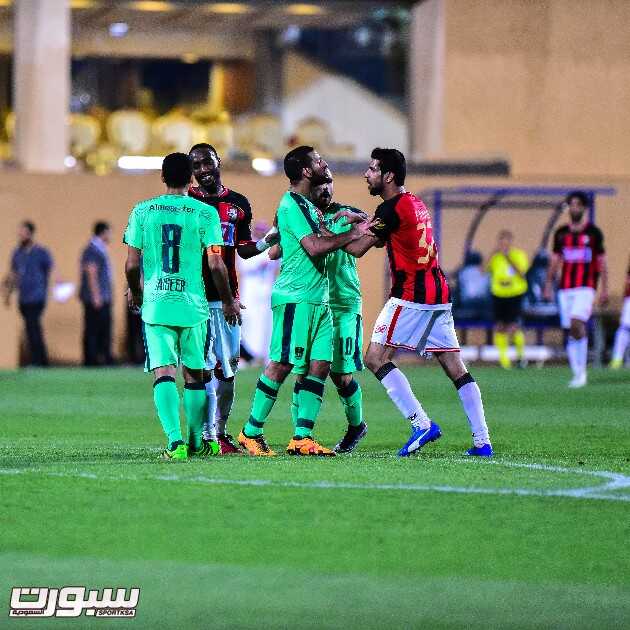 صور من لقاء الرائد الأهلي