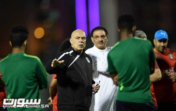 بالصور هوساوي يشارك في تدريبات