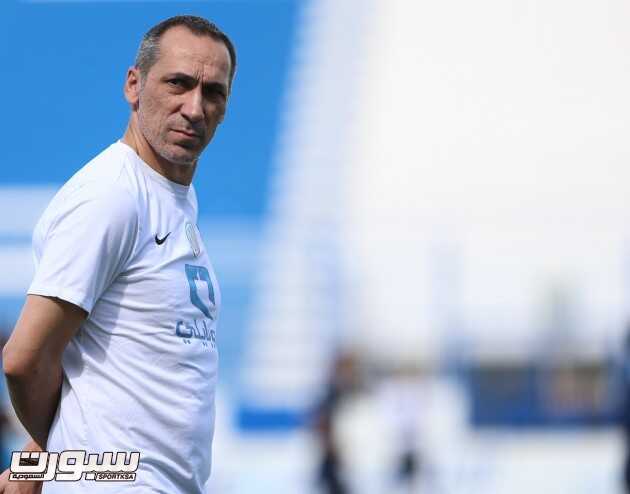 دونيس للاعبي الهلال أركضوا دقيقة