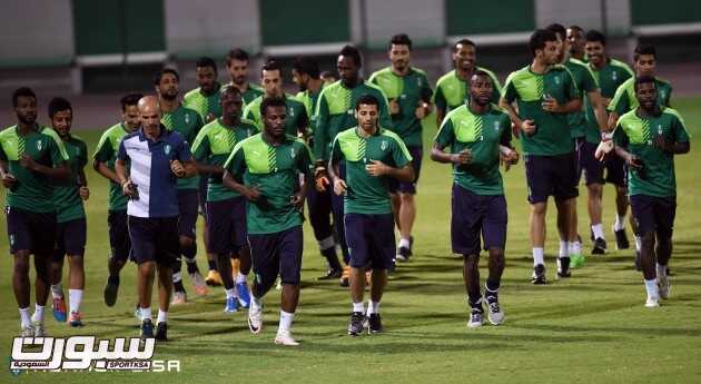 الأهلي يستبدل ودية برشلونة بالمنتخب