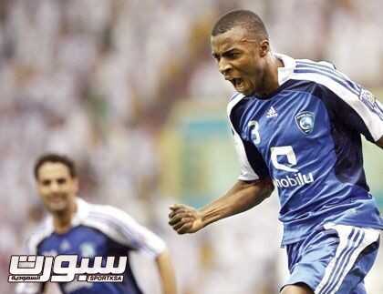 اسامه هوساوي يعود للدفاع عن