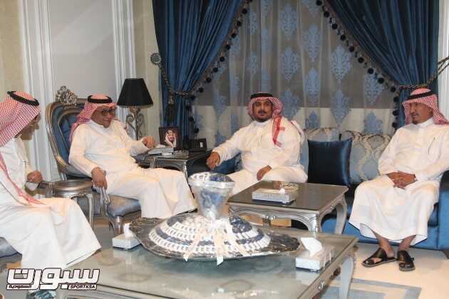 رئيس الهلال يجتمع بالمدير التنفيذي