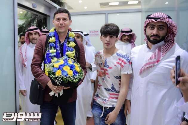 بالصور وصول مدرب التعاون كالزيتش