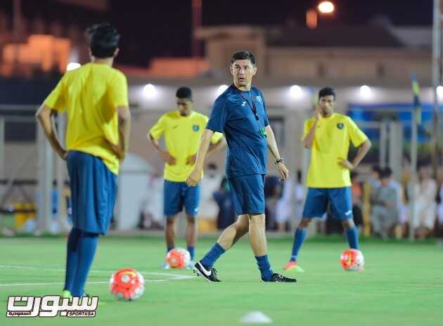بالصور إنطلاق تدريبات الفريق الأول