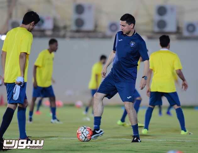 بالصور إنطلاق تدريبات الفريق الأول