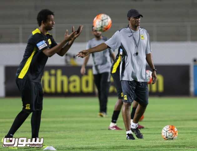 صور من تدريبات الفريق الاول