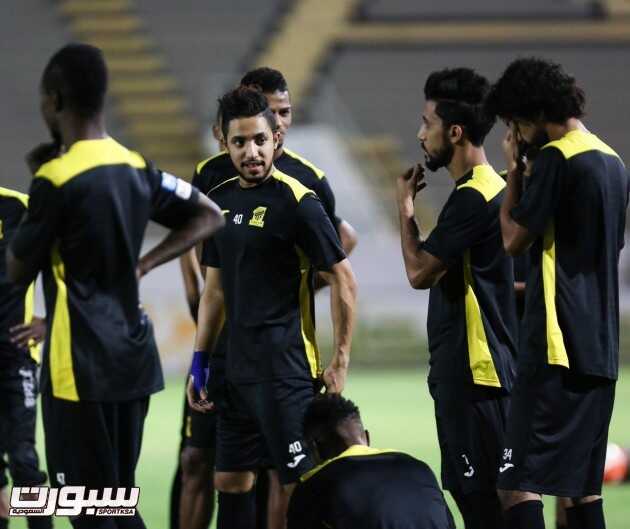 صور من تدريبات الفريق الاول