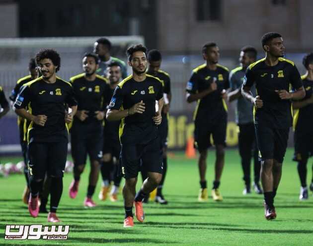 بالصور إدارة الإتحاد تشيد بإعداد