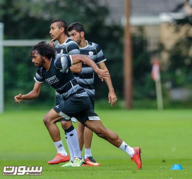 بالصور الشباب يكتفي بفترة واحدة
