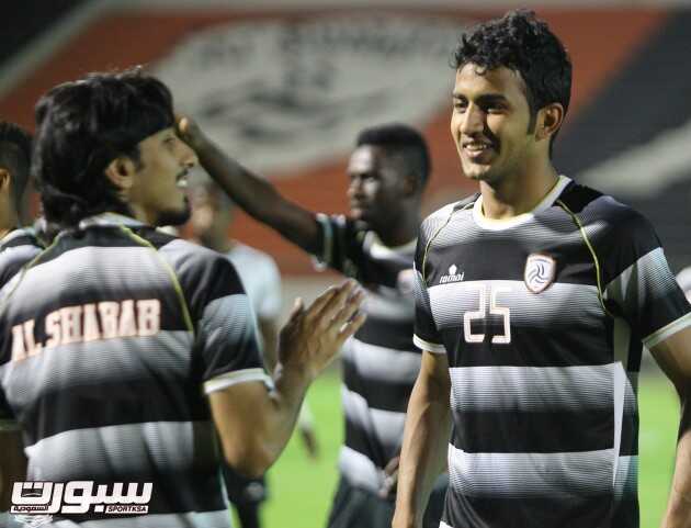 بالصور الشباب يعاود تدريباته والرئيس