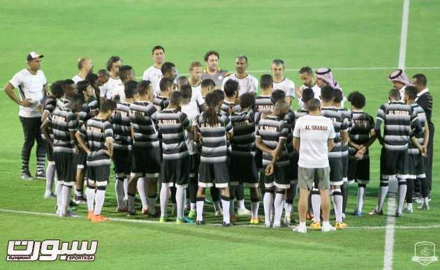 بالصور الشباب يعاود تدريباته والرئيس