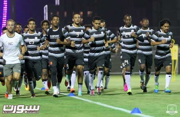 بالصور الشباب يعاود تدريباته والرئيس