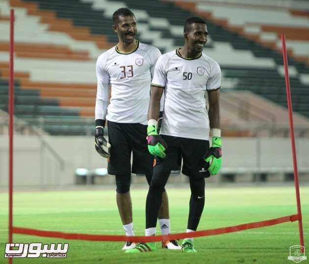 بالصور الشباب يعاود تدريباته والرئيس