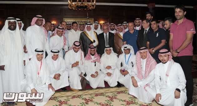 فهد بن سلطان يعلن عن