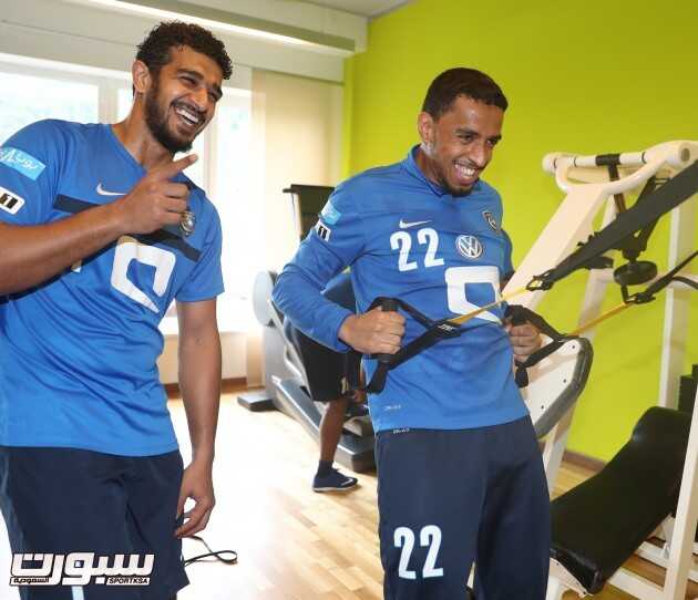 بالصور الهلال يؤدي مراناً فنياً