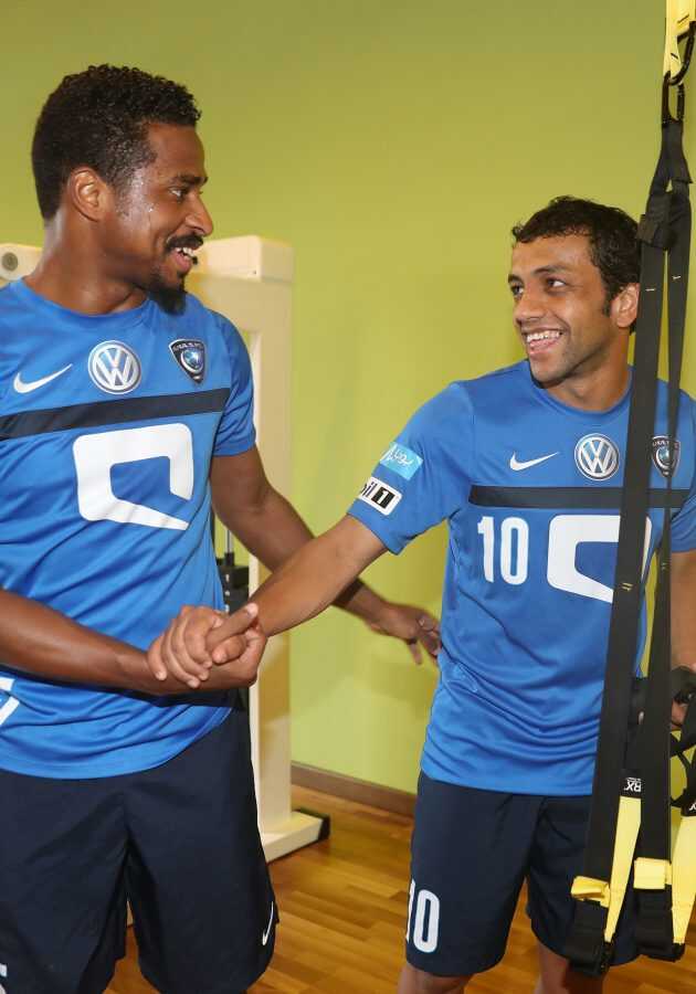 بالصور الهلال يؤدي مراناً فنياً