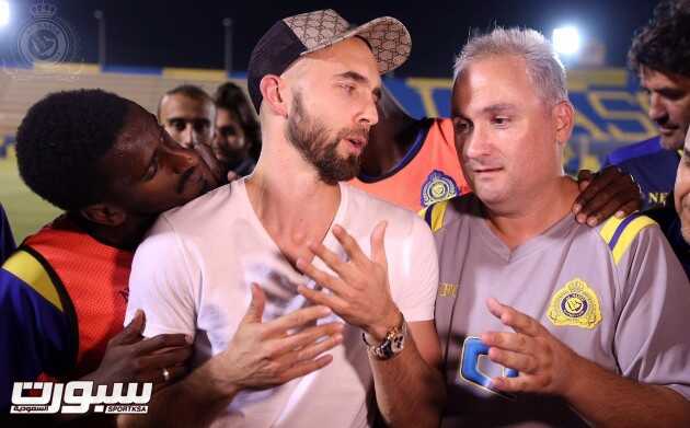 صور من وداعية النصر للبولندي