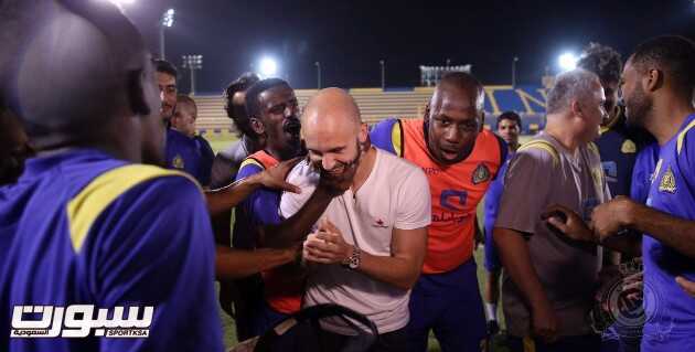 صور من وداعية النصر للبولندي