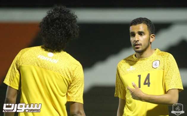 بالصور الشباب يجري مرانه الرئيسي