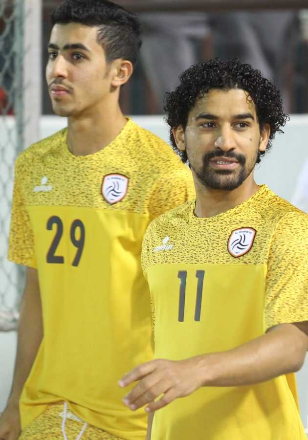 بالصور الشباب يجري مرانه الرئيسي