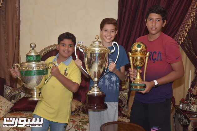 احتفال جماهير النادي الاهلي بمنزل