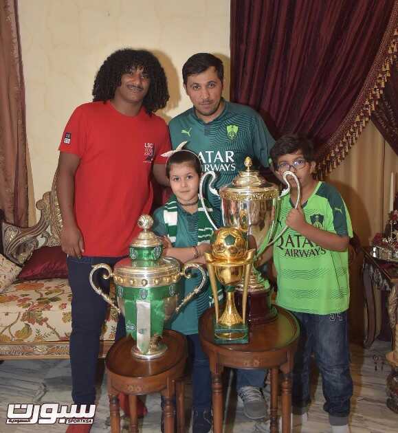 احتفال جماهير النادي الاهلي بمنزل