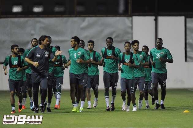 صور من تدريبات صقور الصحراء