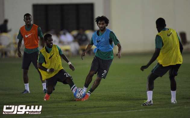 صور من تدريبات صقور الصحراء