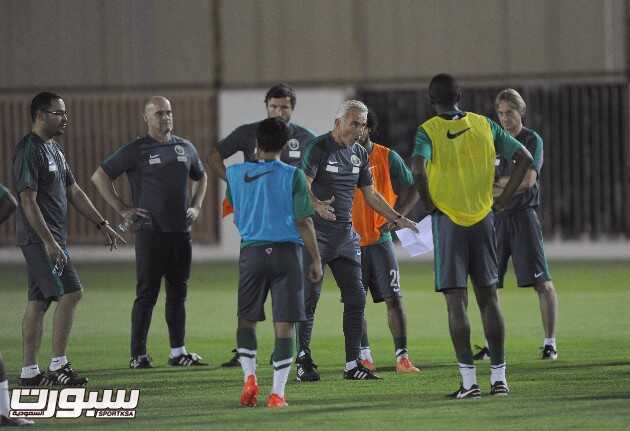 صور من تدريبات صقور الصحراء