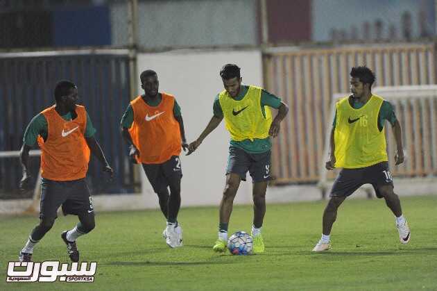 صور من تدريبات صقور الصحراء