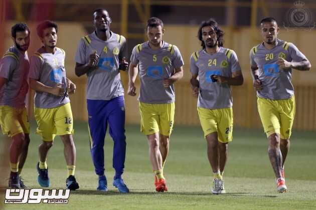 بالصور ماميتش يوضح للاعبي النصر