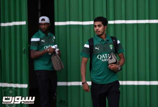 الأهلي ينهي استعداده للشباب ويغادر