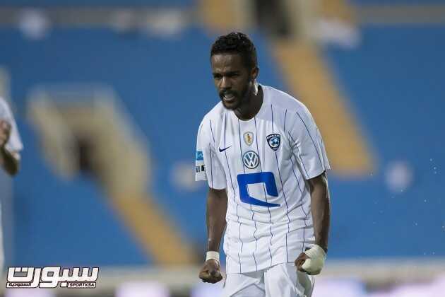 صور من لقاء الرائد الهلال