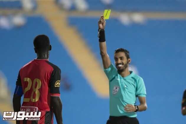صور من لقاء الرائد الهلال