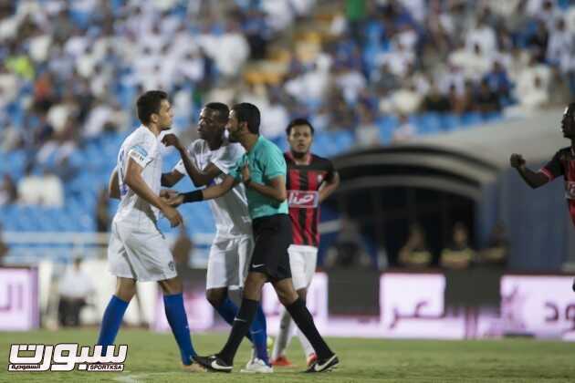 صور من لقاء الرائد الهلال