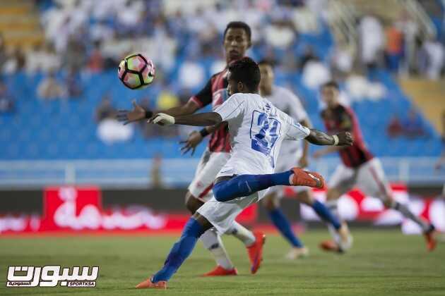صور من لقاء الرائد الهلال