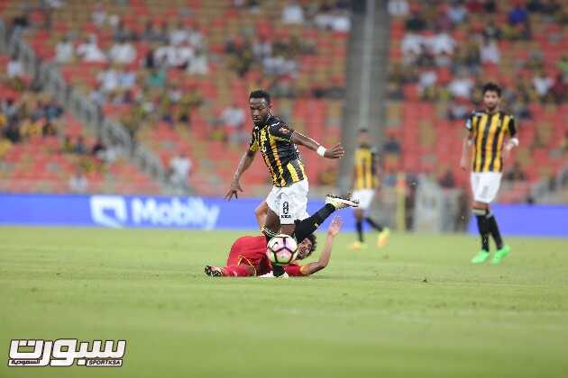 صور من لقاء الاتحاد القادسية