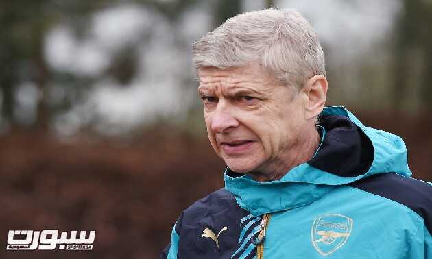 epa05175152 Arsenal manager Arsene Wenger during a training session at Arsenal's training complex at London Colney, north of London, Britain, 22 February 2016. Arsenal play Barcelona in a Champions League Round of 16 soccer match at the Emirates Stadium in London 23 February. EPA/ANDY RAIN